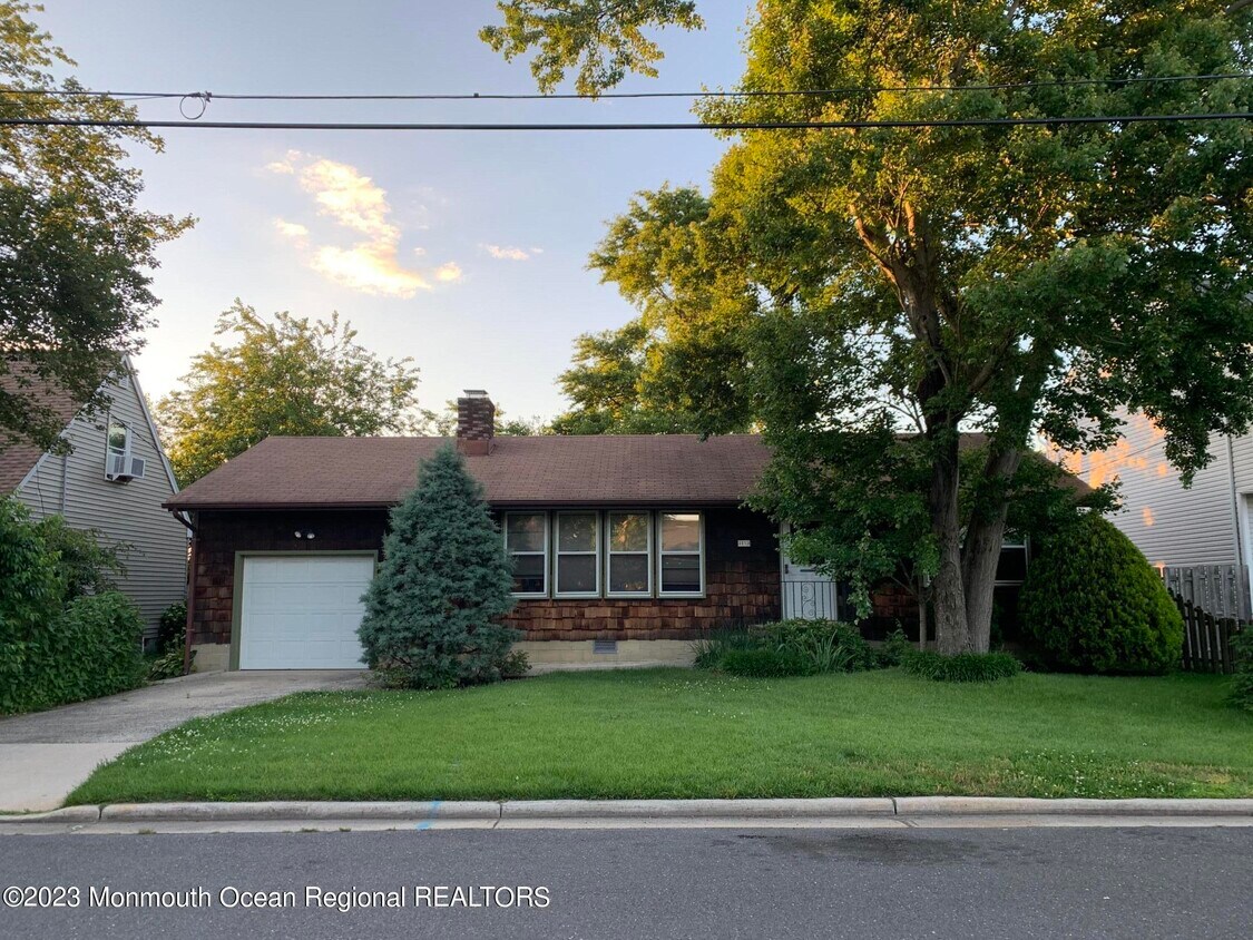 3153 Pocahontas Ave, Point Pleasant, NJ 08742 House Rental in Point