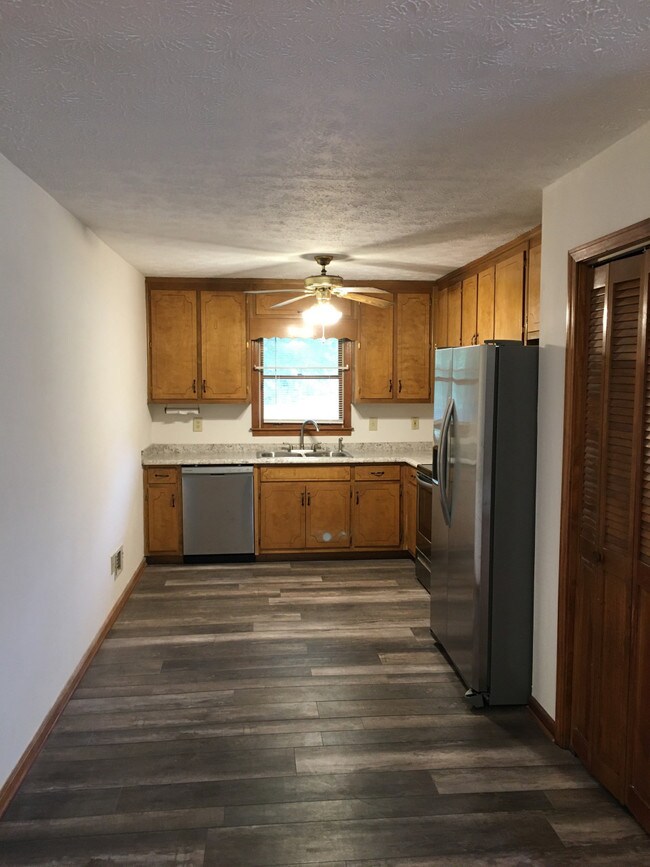 Building Photo - 208 Deer Run Drive