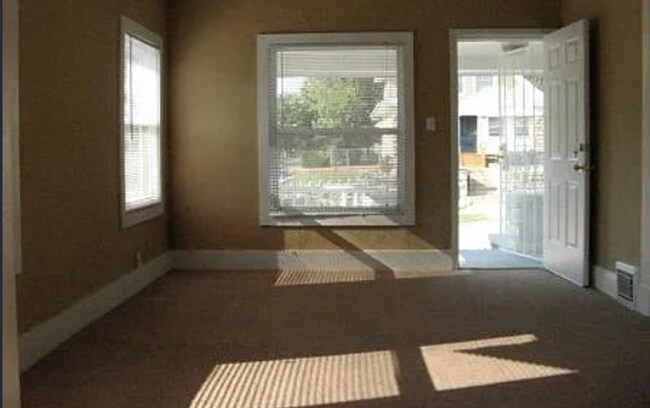 Foto del edificio - 3 Bed 1 Bath ready to rent!