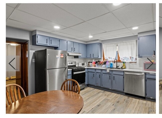Building Photo - 96 Dempster St
