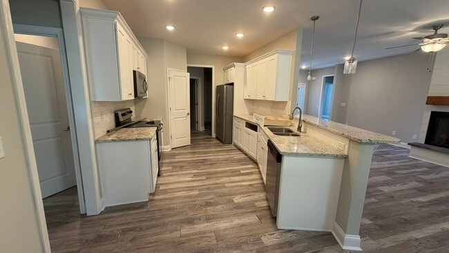 Building Photo - 441 Adalynn Cir