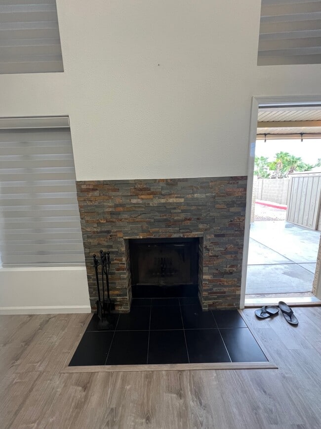 Building Photo - 7835 E Glenrosa Ave