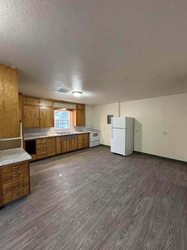 Building Photo - 2 bedroom in Billings MT 59102