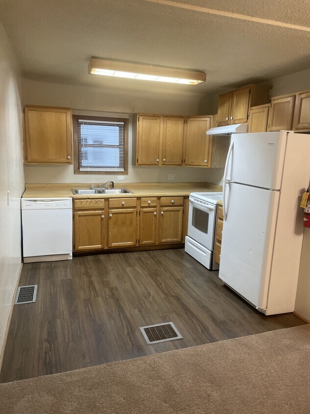 Primary Photo - 810 W 4th St