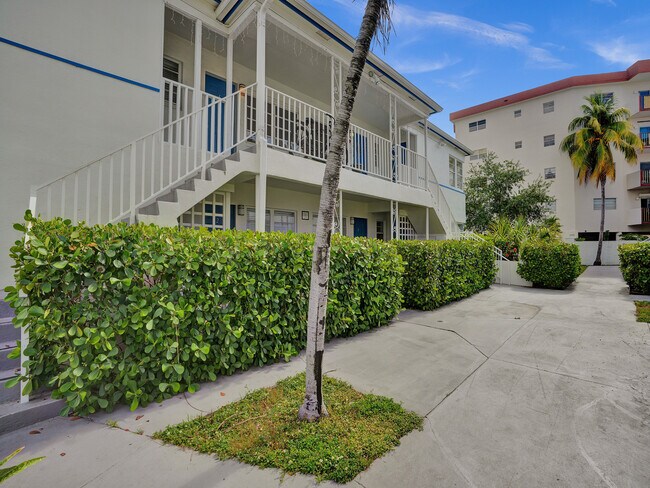 Foto del edificio - 7143 Bonita Dr