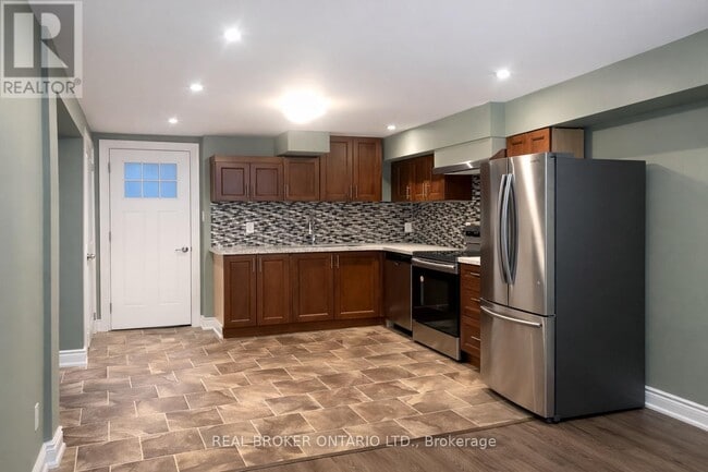 Building Photo - 926 Flagship Dr