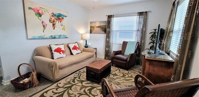 Building Photo - 403 32nd St