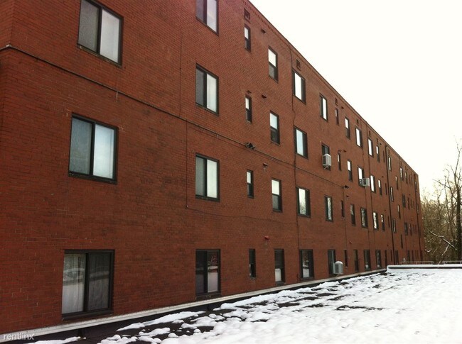 Building Photo - 2 br, 1 bath Apartment - Hoodridge Terrace