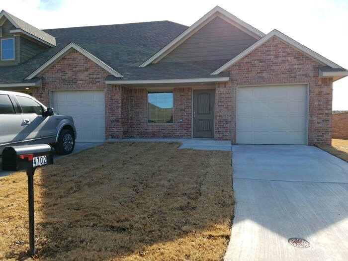 Foto principal - 2 Bed 1 Bath 1 Car Garage Townhome in Del ...