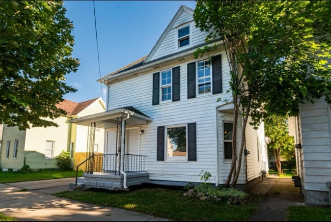 Foto del edificio - 734 Crosby St NW