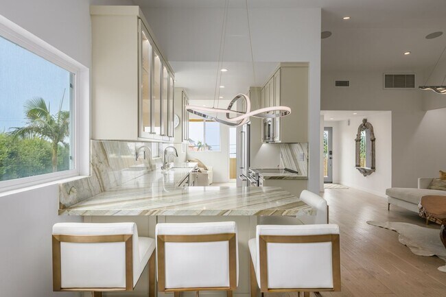 Foto del edificio - 7618 Birdview Ave