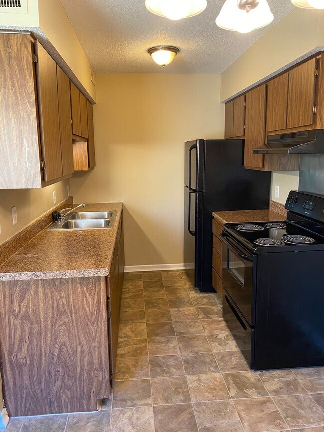 Foto del edificio - COMING SOON! 1 Bedroom Apartment in Butler!!!