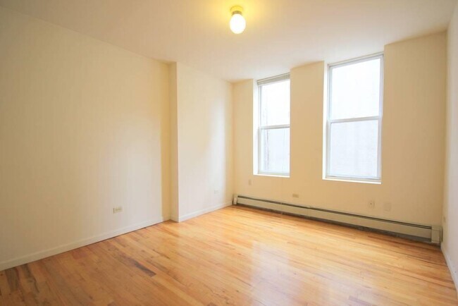 Building Photo - 415 1st St
