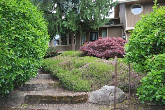 Foto del edificio - Beautiful Bothell Home with Bonus Room and...