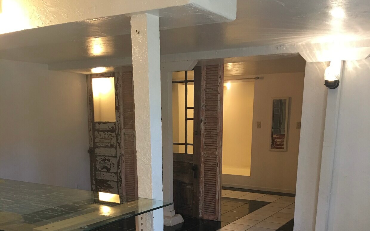 Building Photo - 380 Belden St