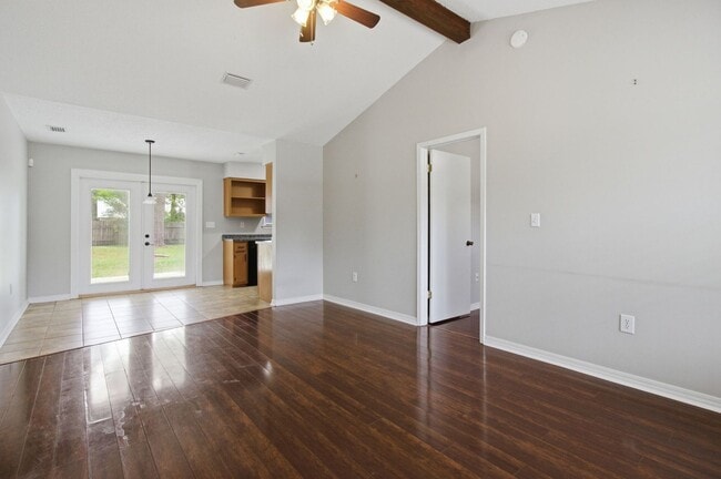 Building Photo - SOUTH CRESTVIEW CHARMER ON NEARLY HALF AN ACRE!