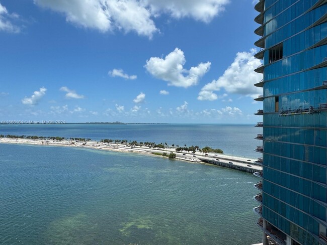 Foto del edificio - 2451 Brickell Ave