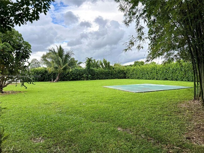 Foto del edificio - 18351 SW 202nd St
