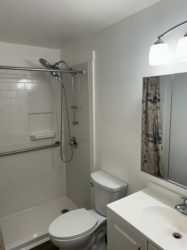 Building Photo - 408 Enright Ct