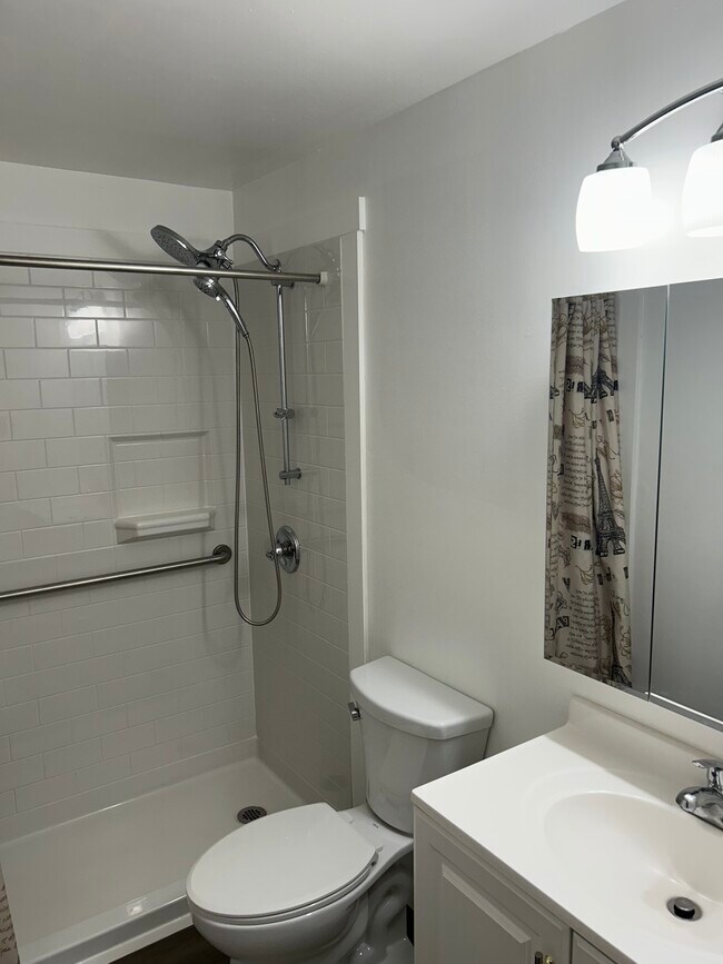 Foto del edificio - 408 Enright Ct