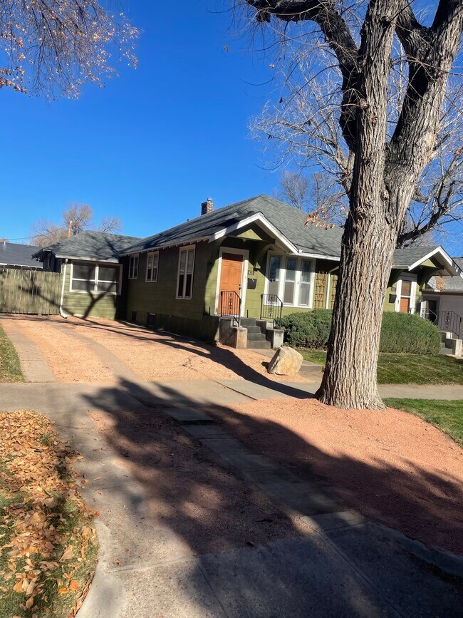 Foto del edificio - 423 W 23rd St