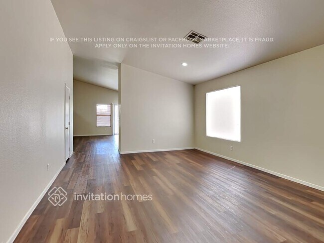 Foto del edificio - 8525 Gracious Pine Ave