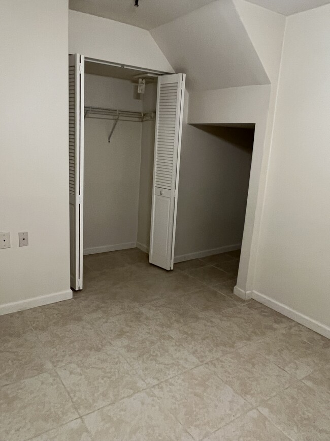 Building Photo - 16204 Tilghman Ct