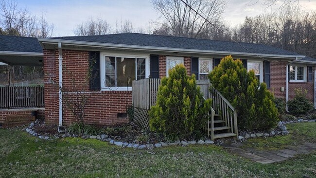 Foto del edificio - Delightful Home Now For Lease