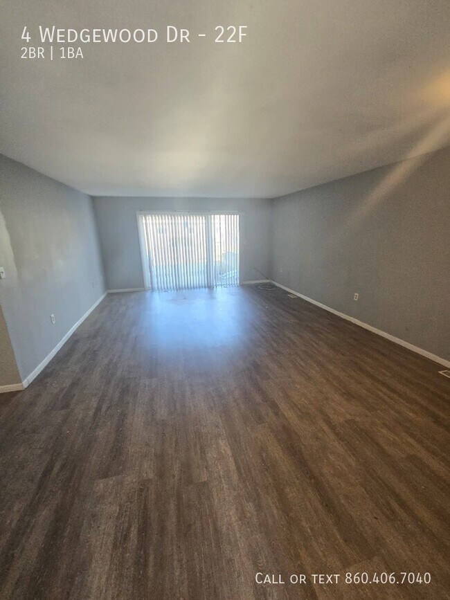 Foto del edificio - 4 Wedgewood Dr