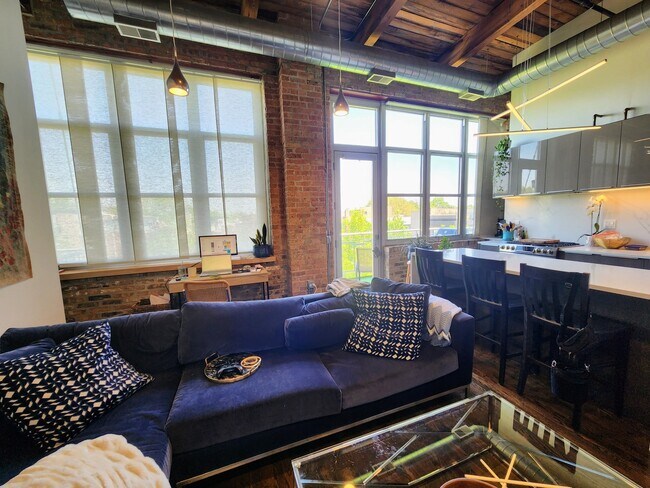 Foto del edificio - 2111 W Churchill St