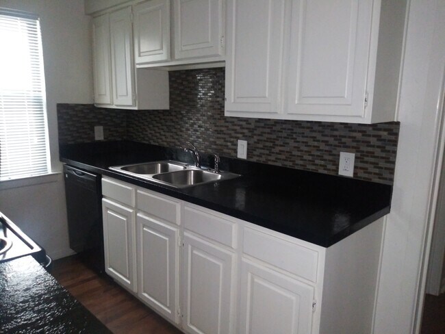 Foto del edificio - 4510 Abbott Ave