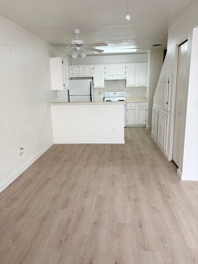Foto del edificio - **COMFORTABLE 2br/2ba TOWNHOME (GILBERT & ...