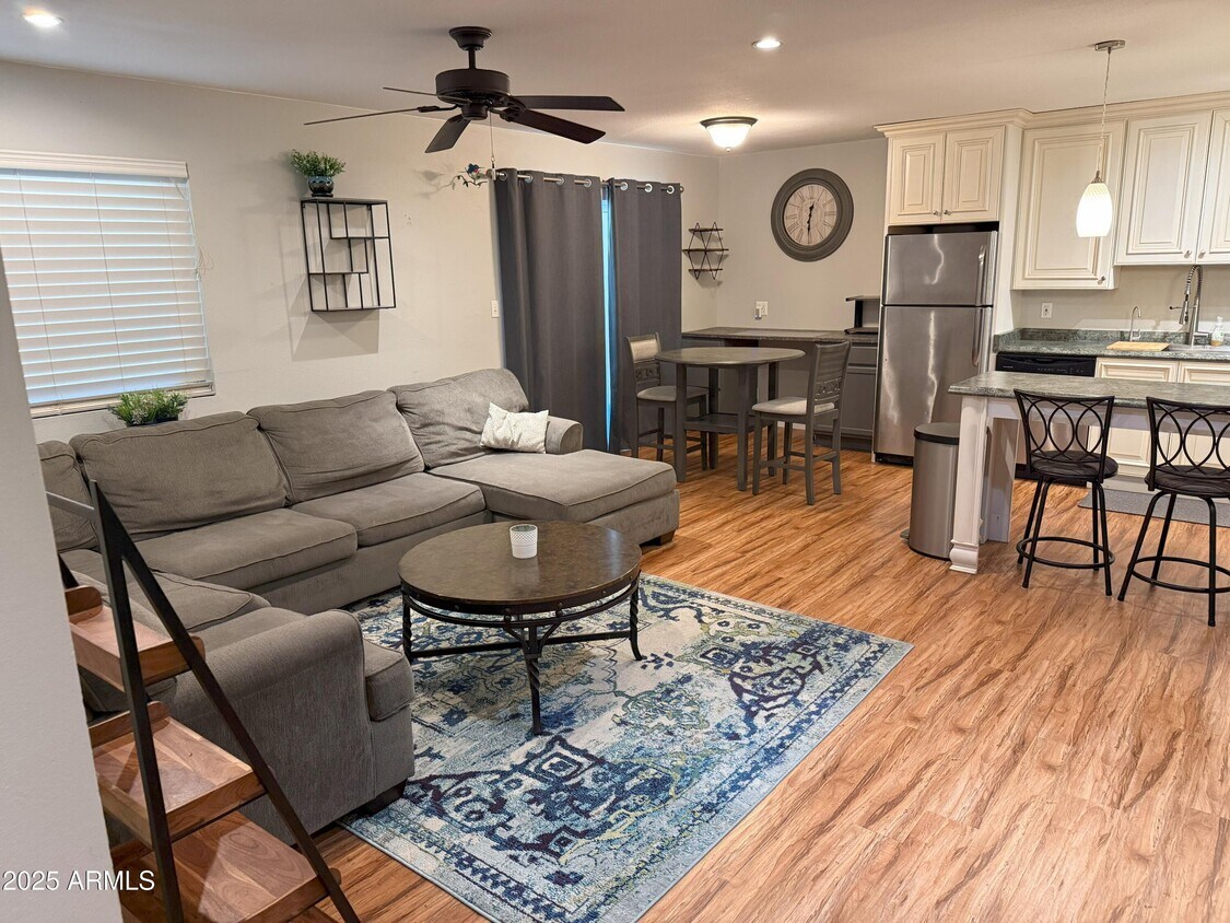 Foto principal - 5525 E Thomas Rd