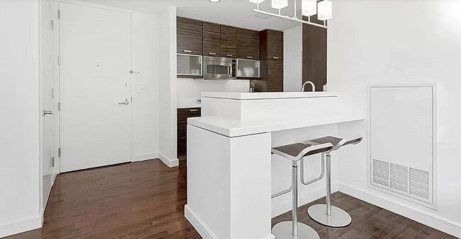 Foto del edificio - 225 E 34th St