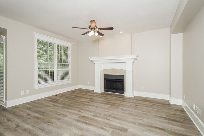 Foto del edificio - 3073 Essex Dr