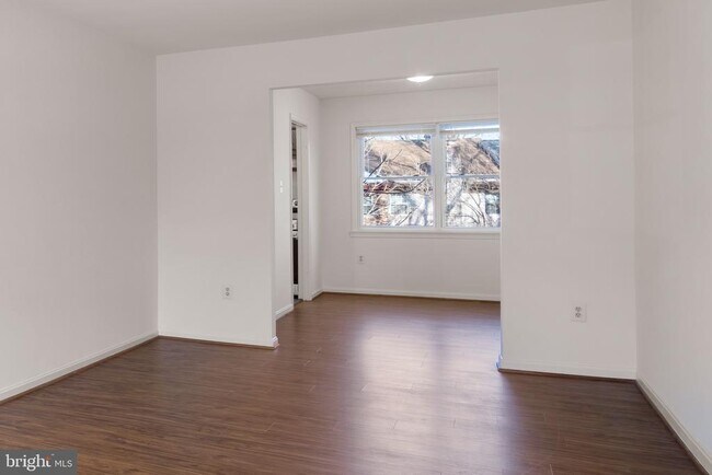 Building Photo - 10450 Armstrong St