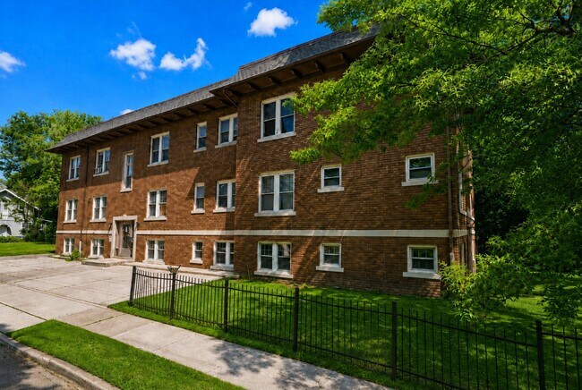Building Photo - 111 Hollinger Ave
