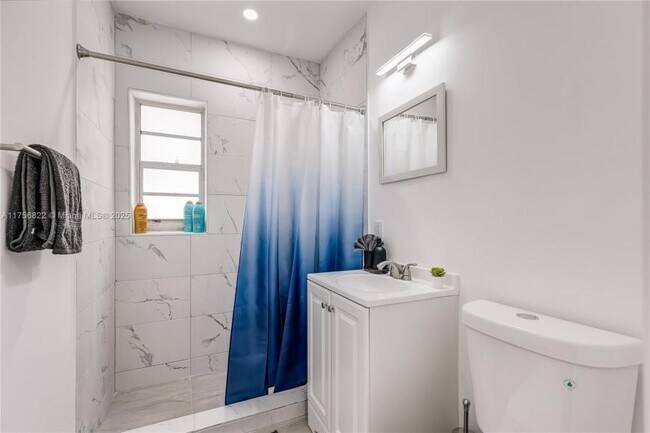 Foto del edificio - 2 bedroom in Miami FL 33137