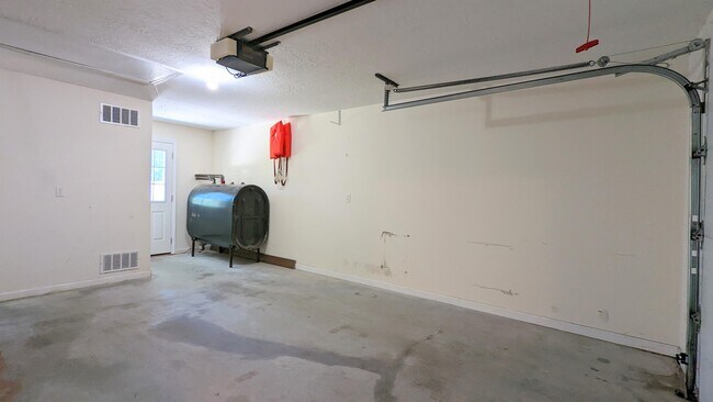 Foto del edificio - 25 Alpine Cir