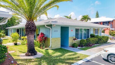 Building Photo - 4421 Poinciana St