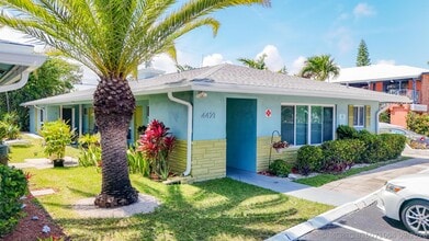 Building Photo - 4421 Poinciana St