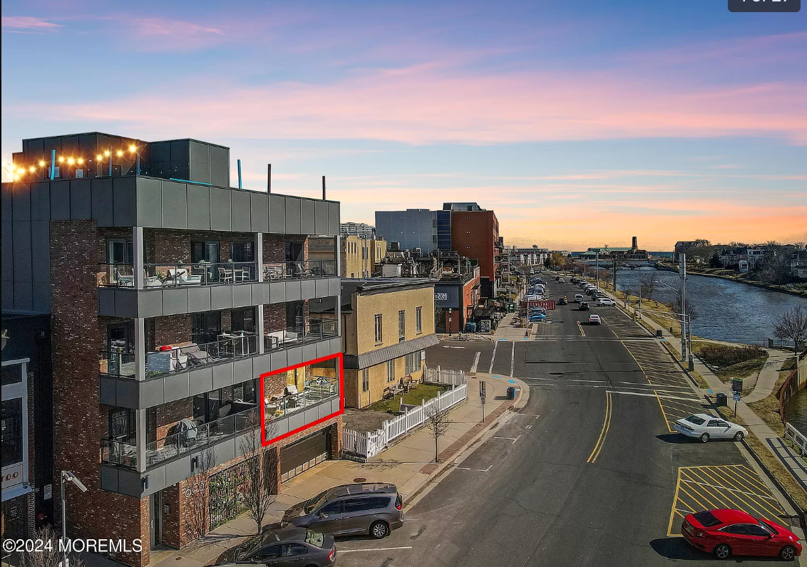 Prime location - 603 Lake Ave