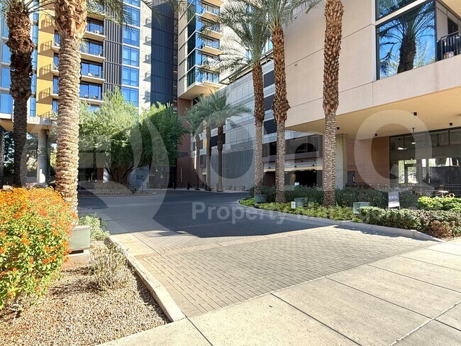 Foto del edificio - 100 W Portland St