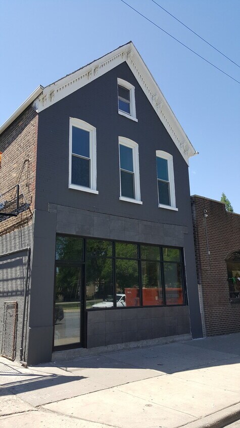 Foto principal - 3436 S Western Ave