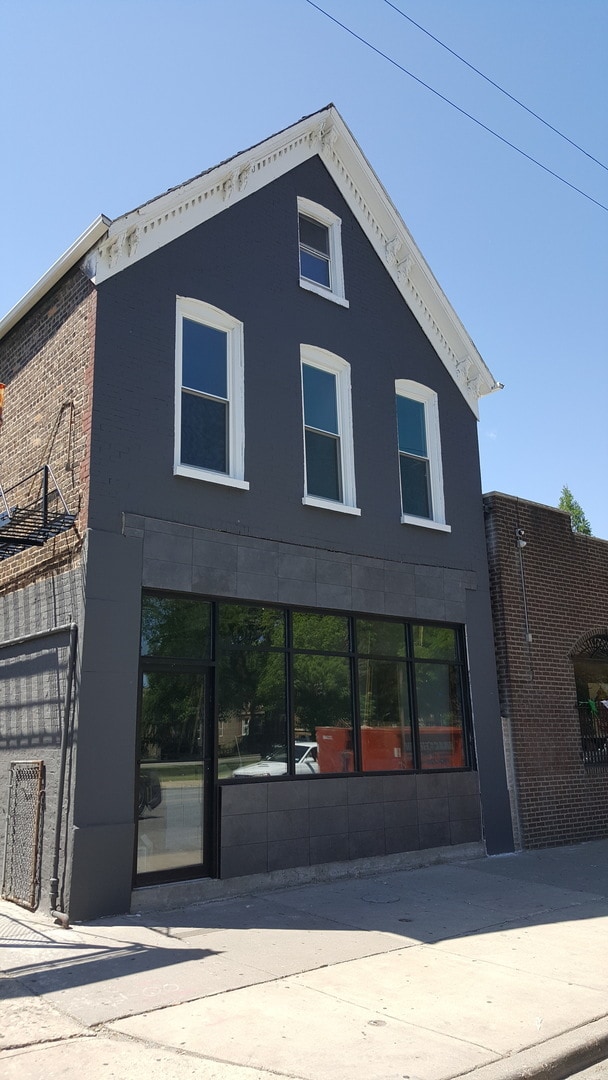 Building Photo - 3436 S Western Ave