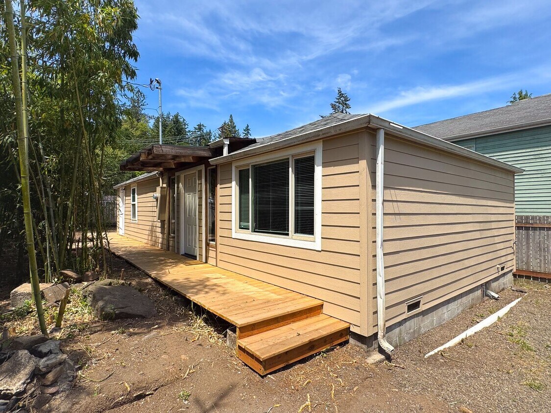 Foto principal - 3 Bedroom, 1 Bathroom S. Eugene Home