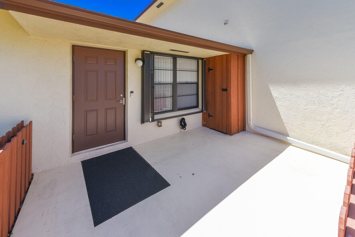 Foto principal - 7914 SE Villa Cir