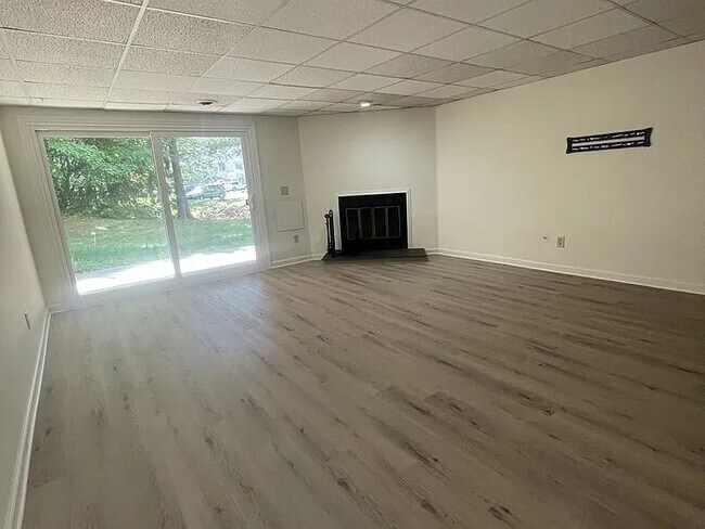 Foto del edificio - 4736 Weatherhill Dr