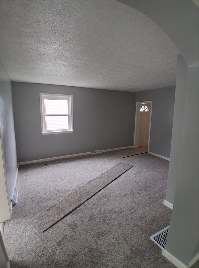 Foto del edificio - 227 W 3rd St