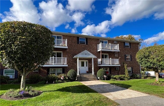 Foto del edificio - 395 Mendon Rd